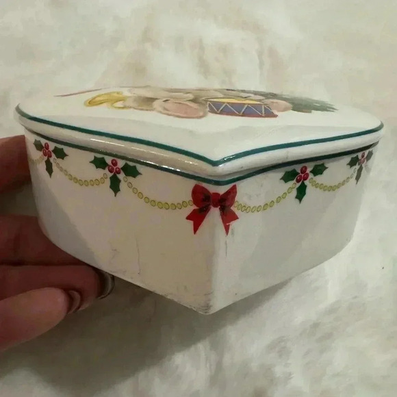 Vintage Christmas Little Drummer Bear Heart Shaped Trinket Box Holidays Gift EUC - Picture 2 of 10